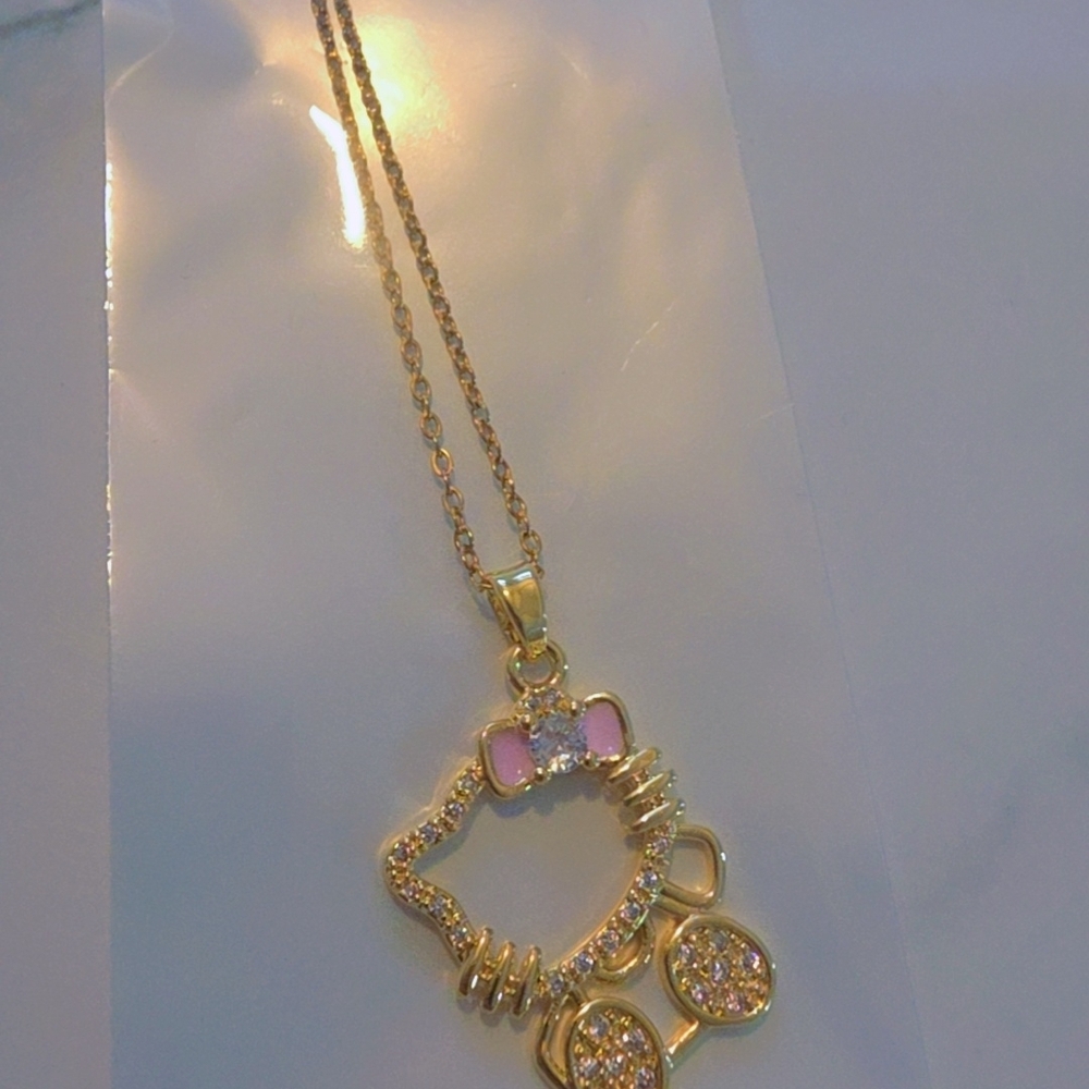 Gold and Pink Pendant Necklace